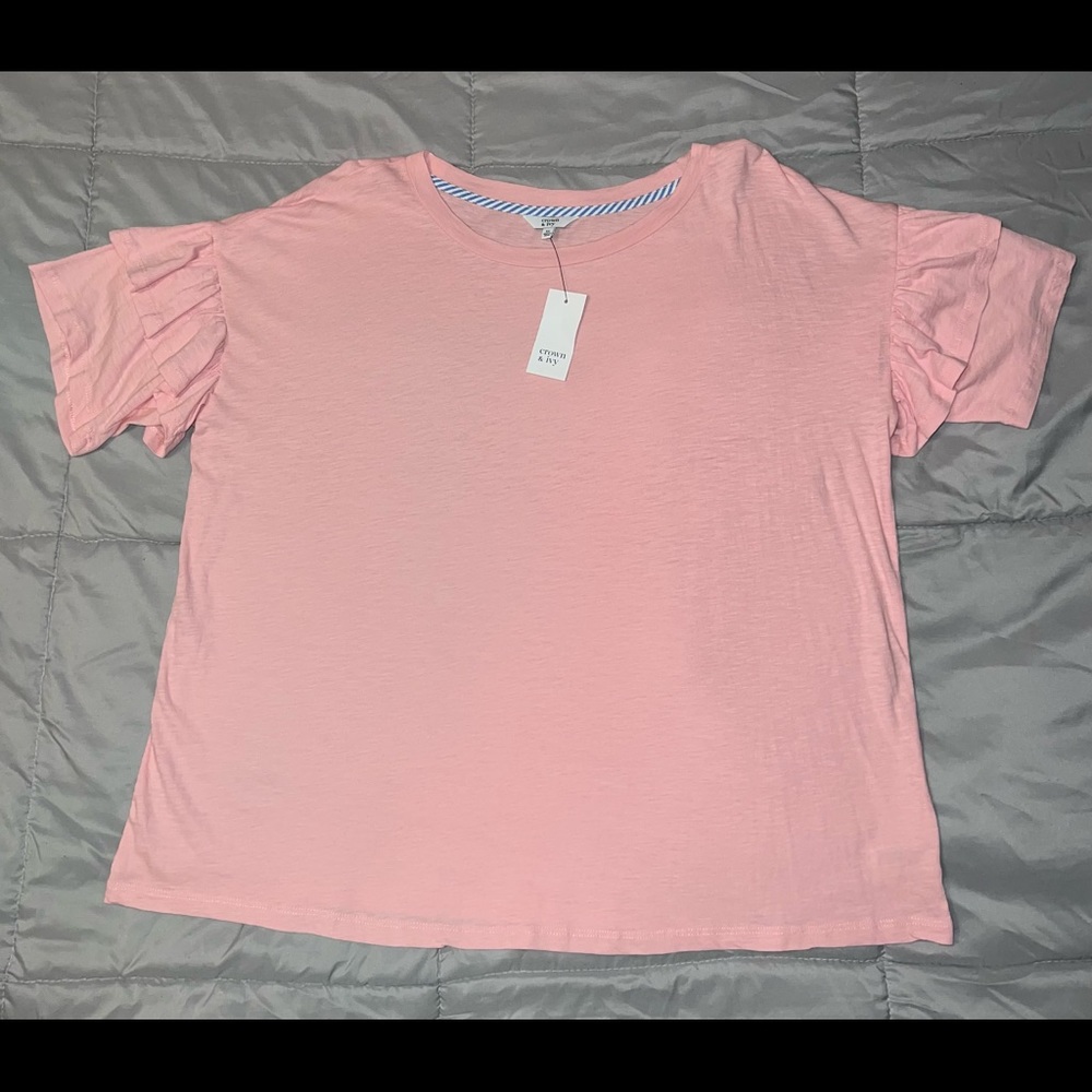 New Women’s Crown & Ivy ruffle sleeve top